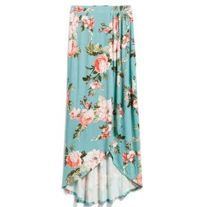 Bexley Maxib Skirt NWT Medium